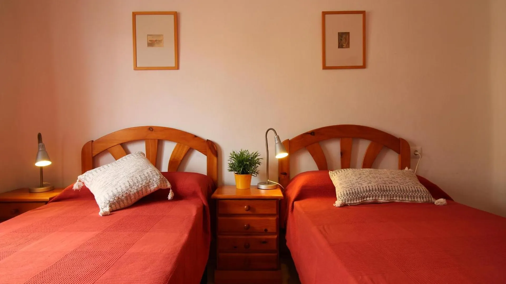 Apartamento Centrico En Roses, A 300M De La Playa, Con Terraza Solarium Y Wifi. - Es-228-97 Spain